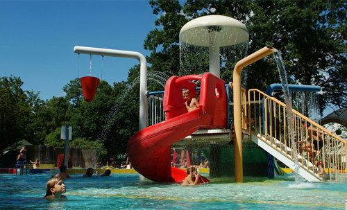 Népszerű  volt a nyári úszó és szabadidős tábor a Gyulai Várfürdőben